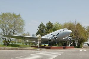  Самолёт-памятник Ли-2