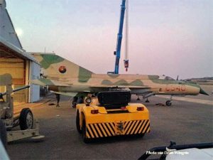 Захваченный вооруженными силами ЮАР после вынужденной посадки в Намибии 14.12.1988 истребитель МиГ-21бис (ангольский бортовой номер С340) ВВС Анголы (с) www.defenceweb.co.za