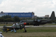 Як-9, взлет C-130 Gercules