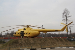 Памятник вертолету Ми-8