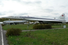Ту-144